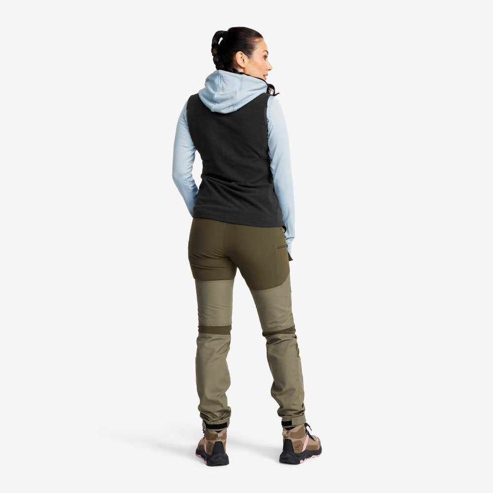 Essential Fleece Vest