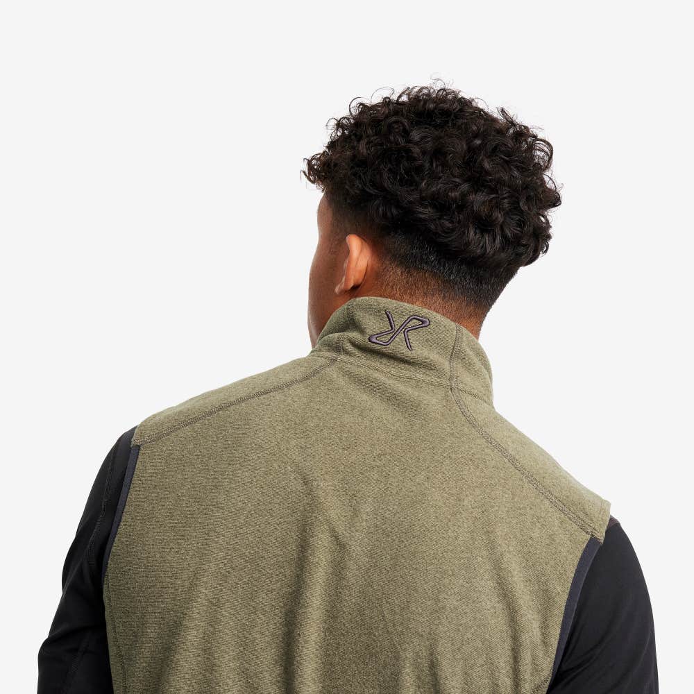 Essential Fleece Vest
