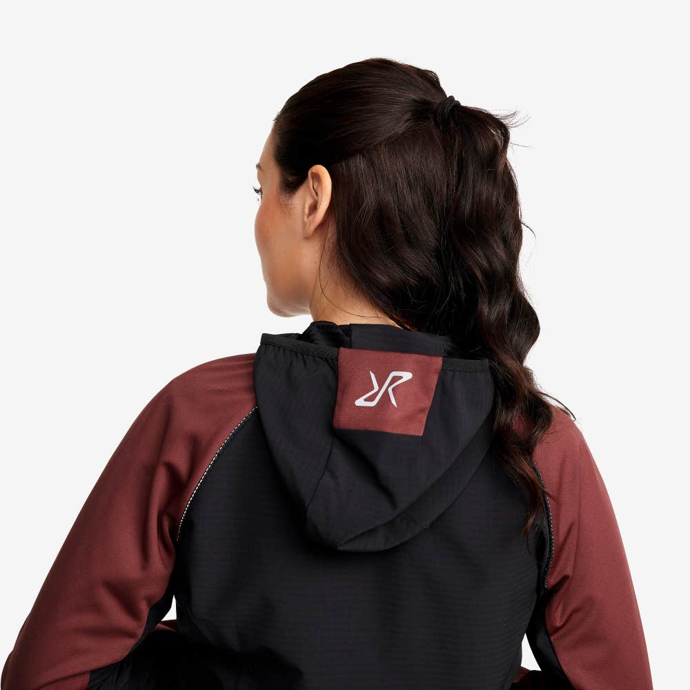 Pace Hooded Wind Jacket
